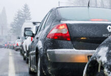 Cozi de până la 7 kilometri pe DN1, spre Brașov. Trafic intens pe Valea Prahovei