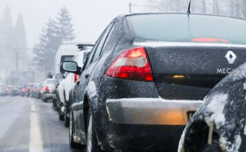 Cozi de până la 7 kilometri pe DN1, spre Brașov. Trafic intens pe Valea Prahovei