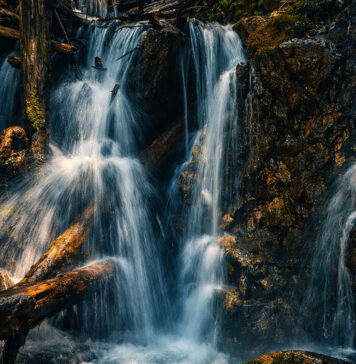 Cascadele Tamina vor fi modernizate: poduri suspendate și trasee turistice noi în masivul Piatra Mare