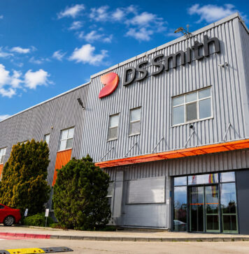 DS Smith accelerează modernizarea producției din România prin investiții majore la Brașov și Timișoara