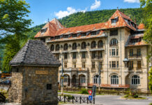 Hotelul Păltiniș din Sinaia, scos la vânzare pentru 4,8 milioane de euro. Povestea clădirii care a traversat două războaie mondiale